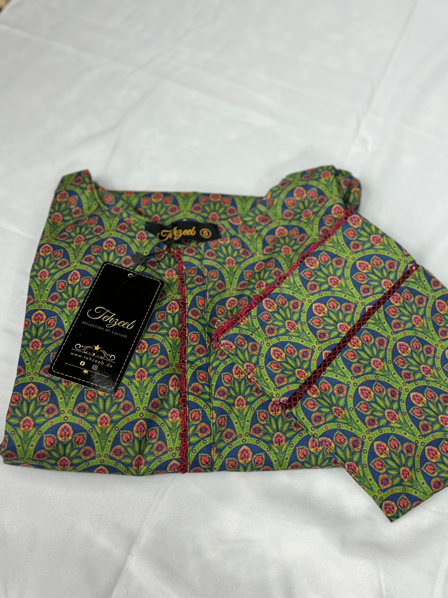 2 Piece - Khaddar - Digital Printed - Green - Maroon - 2200