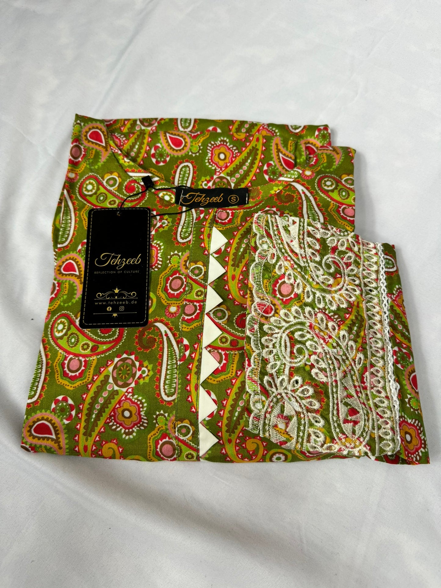 2 Piece - Khaddar - Digital Printed - Embroidered - Green - White - 4700